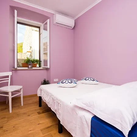 Nives - Three-bedroom With Terrace And Sea View Zuljana