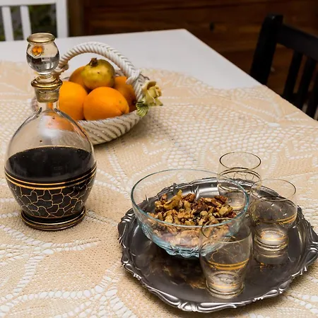 Nives - Three-bedroom With Terrace And Sea View * Zuljana