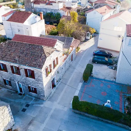 Nives - Three-bedroom With Terrace And Sea View *