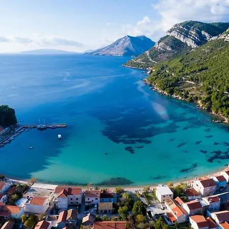 Nives - Three-bedroom With Terrace And Sea View Žuljana